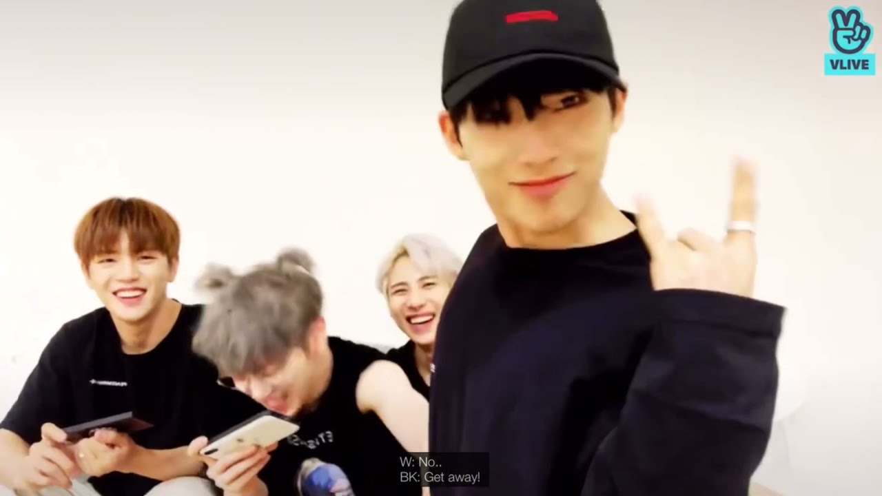Junhee lmaooo • A.C.E vlive 2019.06.22 [eng sub] 에이스