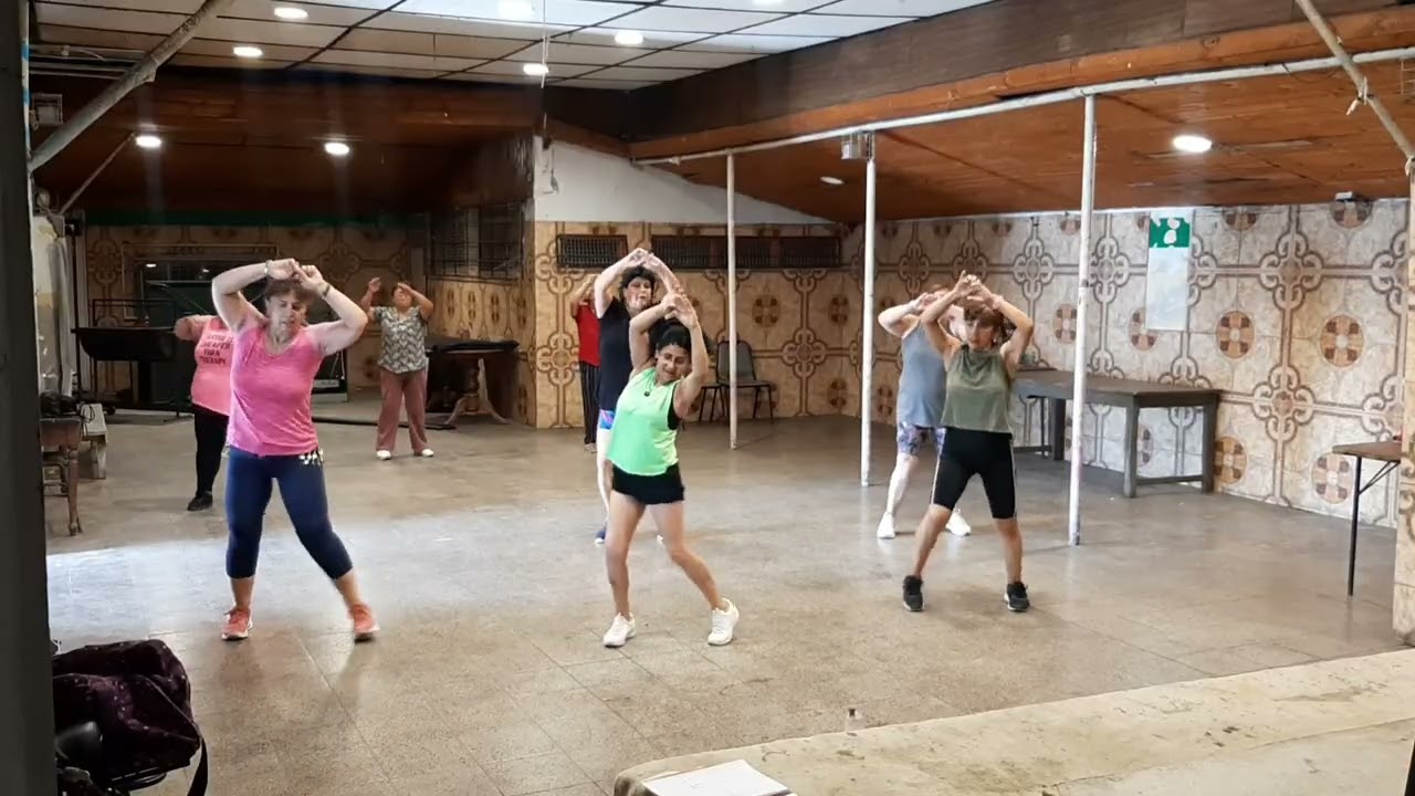 Baile entretenido 15 Lunes 19 de enero 2026 profesora Angela Sierra club los 120 lo Espejo