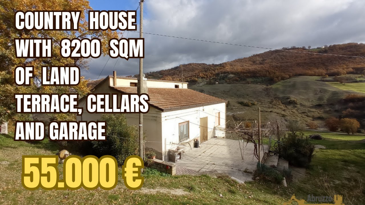 Country house with 8200 sqm of land, terrace, cellars, garage. Trivento