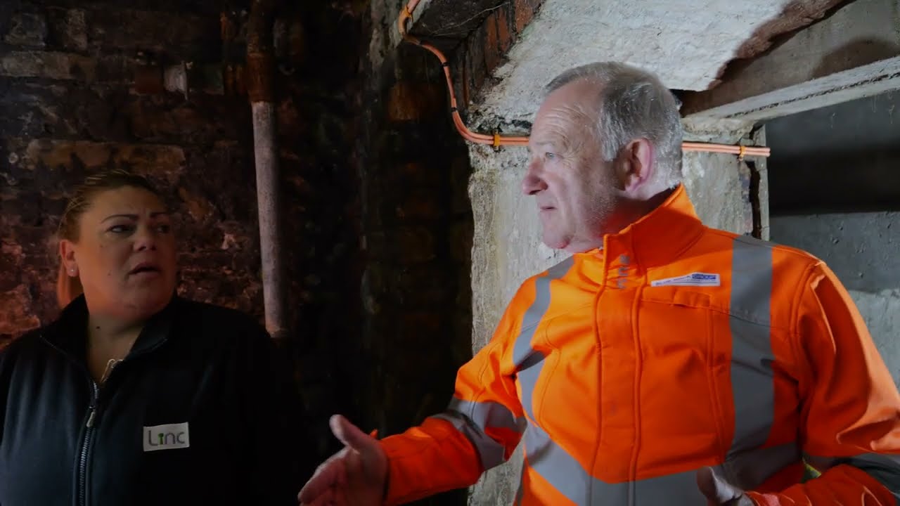 The Hidden WW2 Control Room in Welsh House: Caewern House, Neath