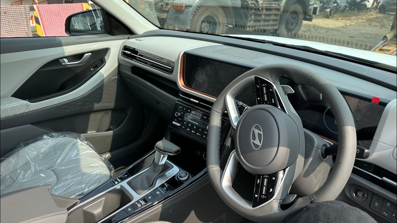 Hyundai Creta Infotainment System and Instrument Cluster detailed Review