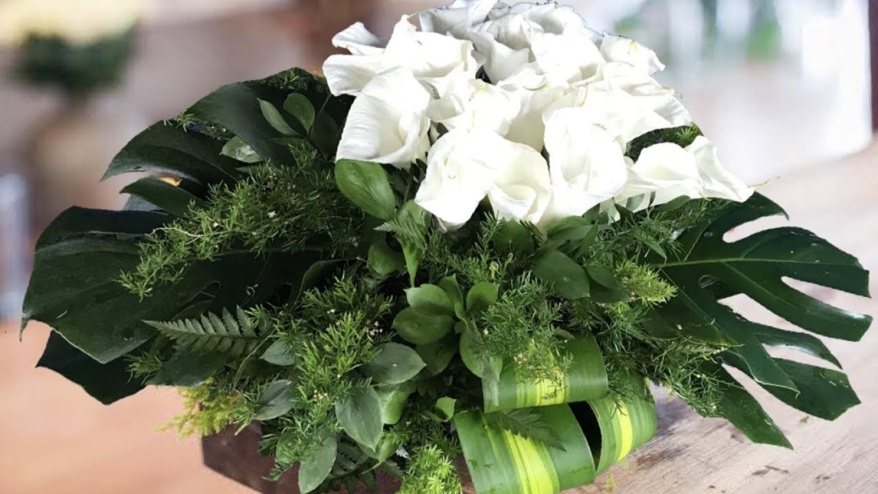 Como fazer arranjo baixo para mesa de 10 lugares ‹ Art Fleur ›