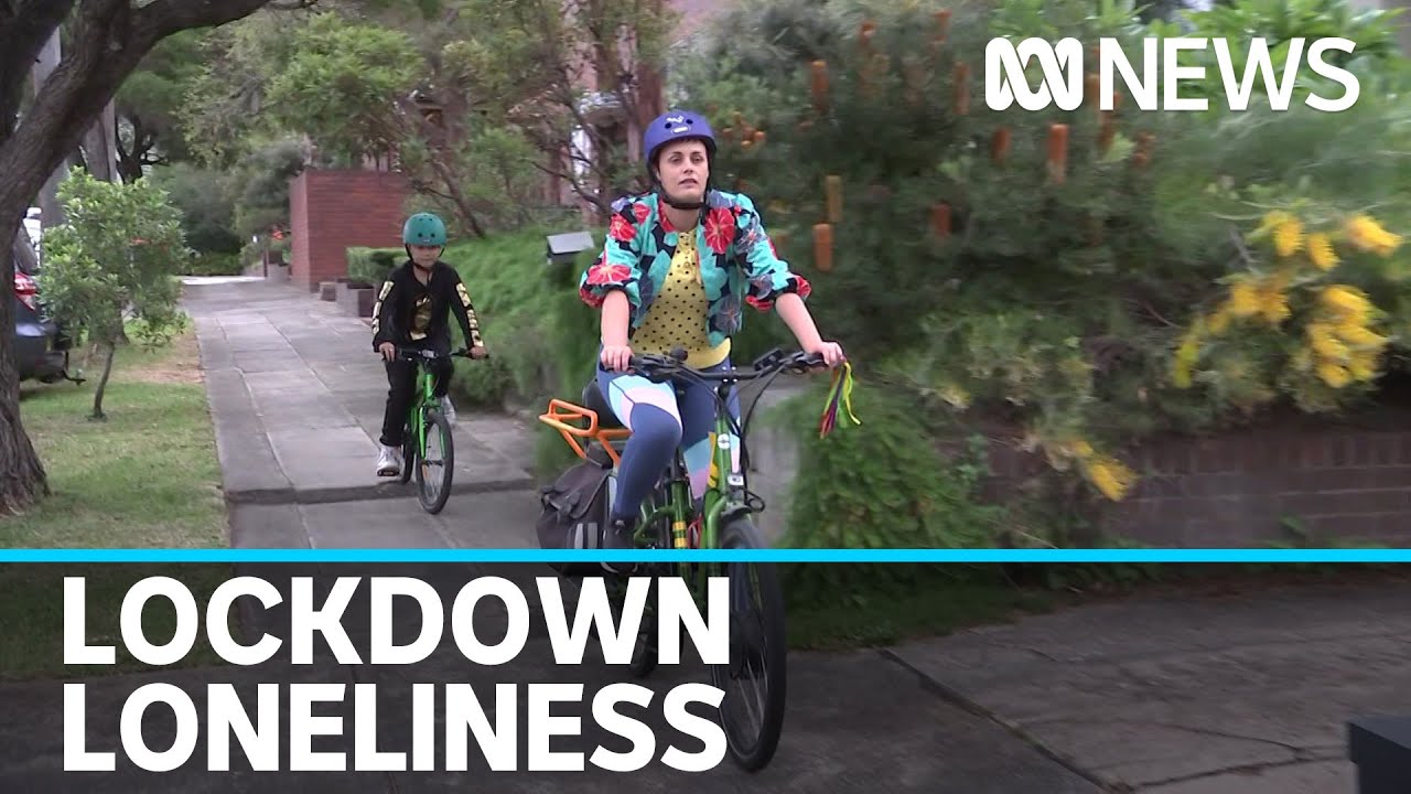Australians report higher levels of anxiety, stress and loneliness thanks to COVID-19 | ABC News