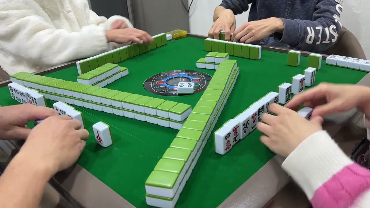 [1024Con仔😆] Mahjong257. 廣東牌10番1024有花🀄️熱鬥小馬局四回之四：最後直路Con仔衝上連拉幾口莊，小馬不幸墮馬了🐎￼