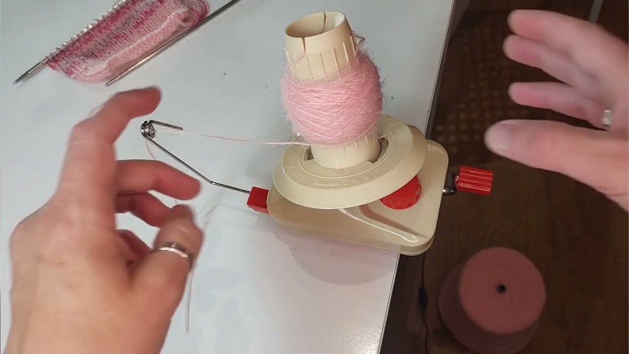 Como ovillar lana 🧶🧶con una bobinadora manual!