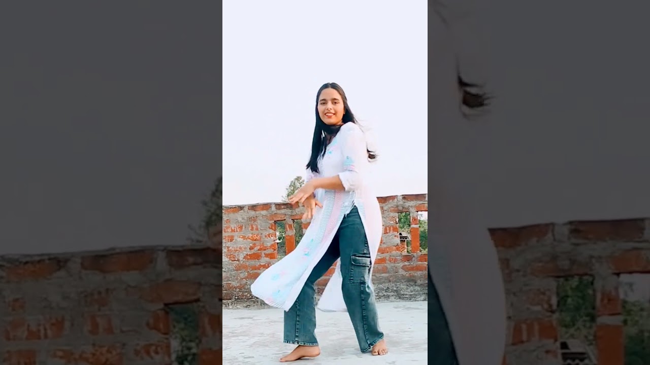 Shaky shaky 🔥#ShakyShakyChallange #DanceWithManshi #NewMusic #DanceHit #TrendingDance #YoutubeShorts