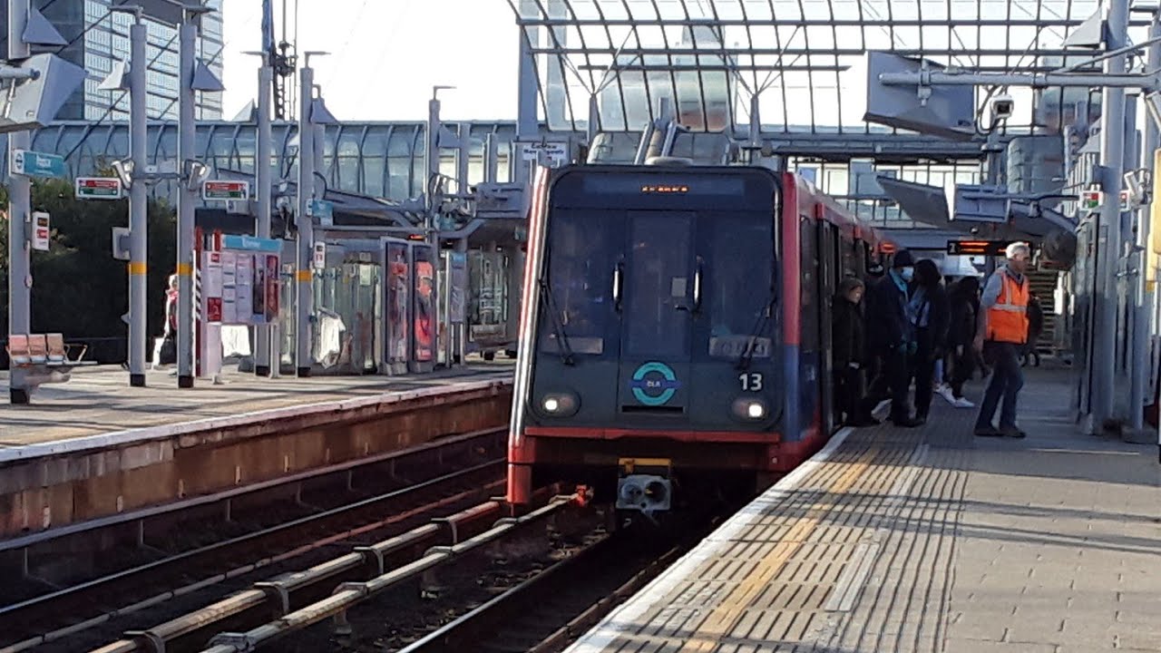 Journey on the Docklands Light Railway [DLR] | Lewisham to Poplar via Canary Wharf