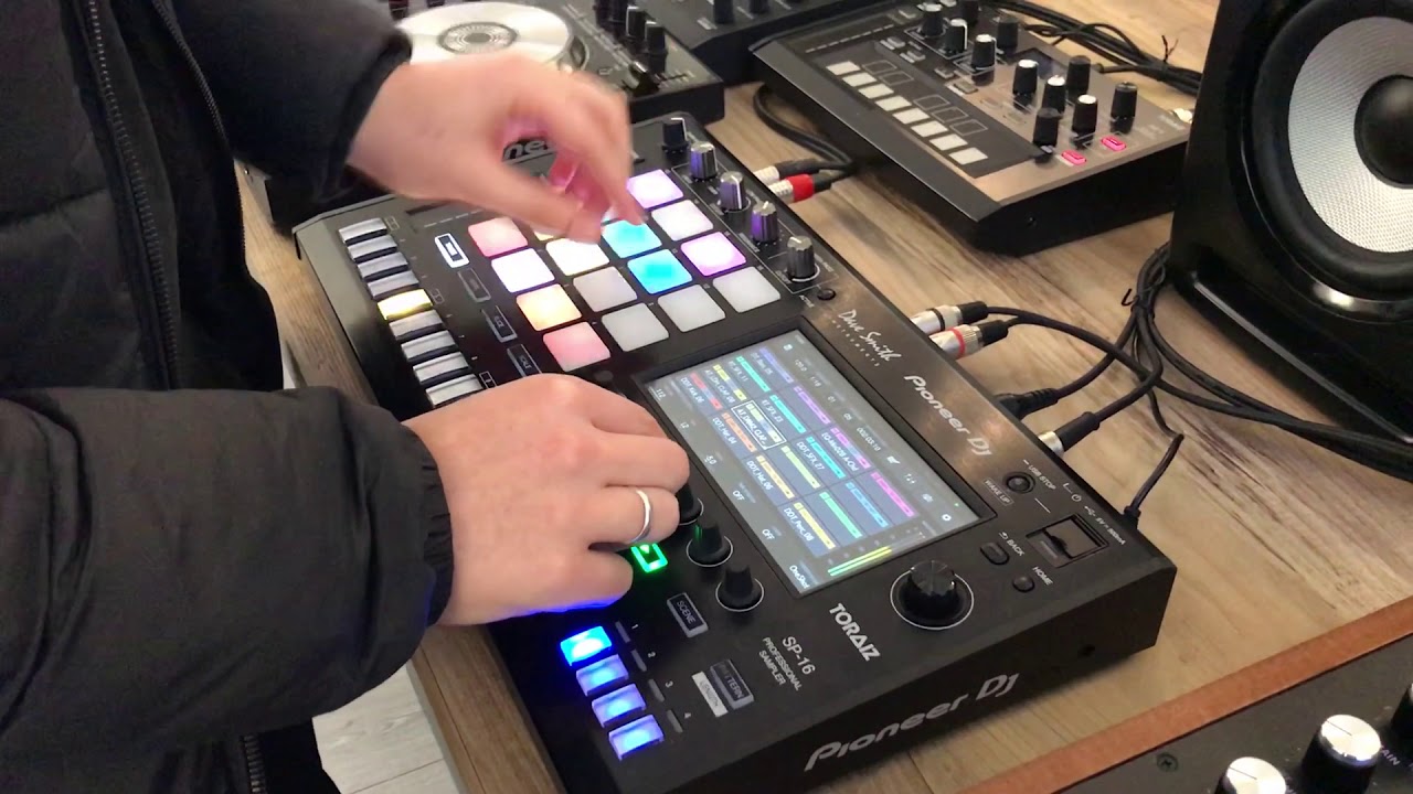 Building a track on the Pioneer Toraiz SP-16 - Deep Tech House