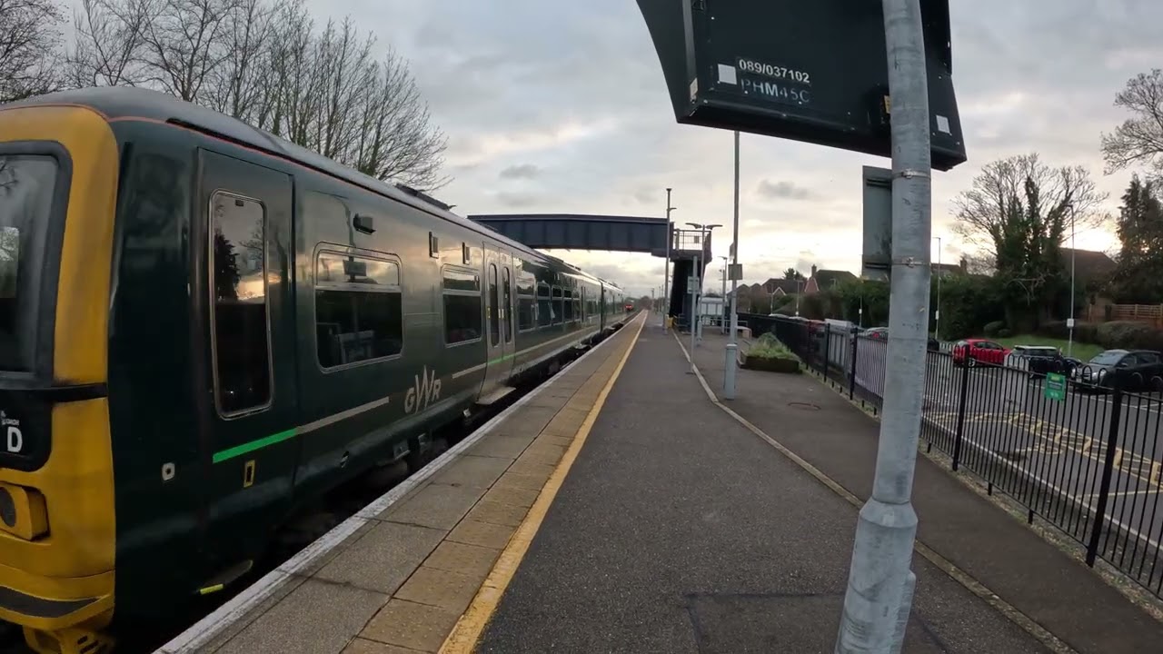 GWR Class 165 No  137 departing Radley Station