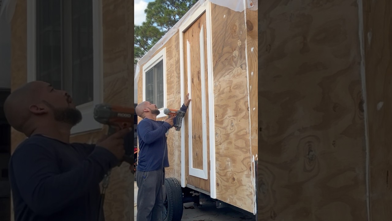 Instalaci&oacute;n de moldura en construcci&oacute;n de (tr&aacute;iler a camper)