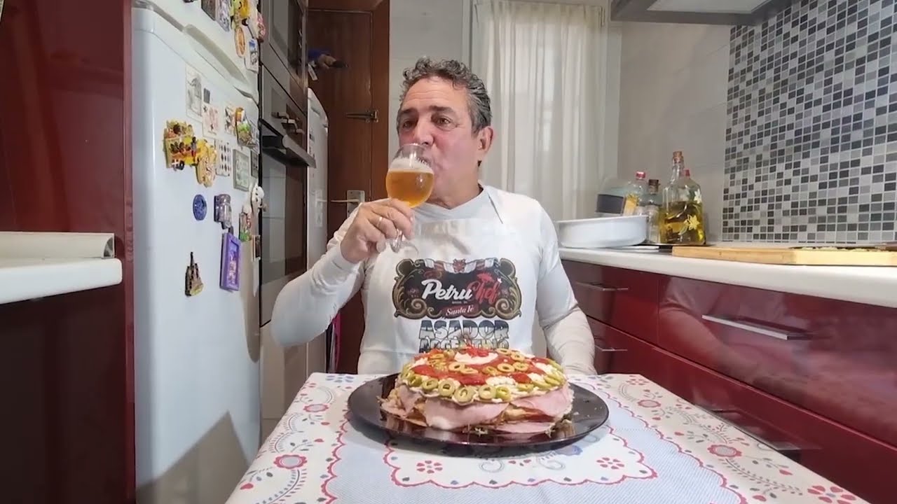 LA TORRE DEL ANTOJO EPIC PANCAKE TOWER PANQUEQUE IMPERIAL La Torre de Panqueques que rompe Internet