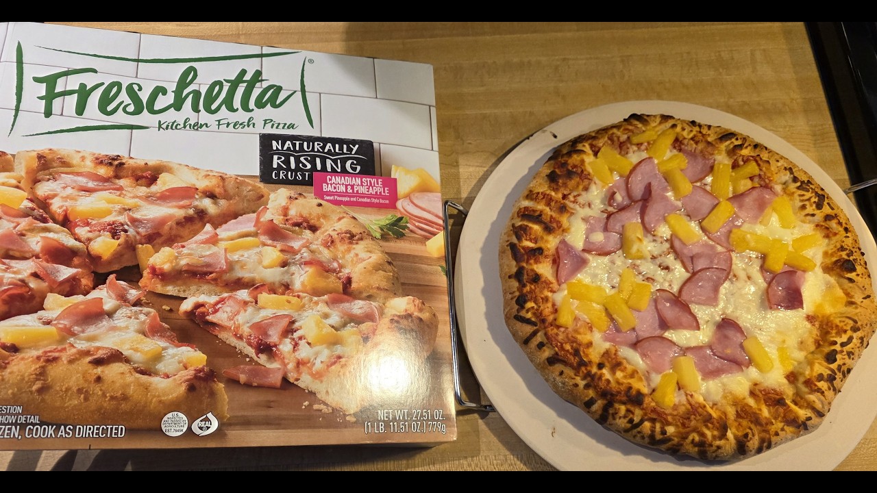 FRESCHETTA | Canadian Bacon & Pineapple Naturally Rising Crust Pizza