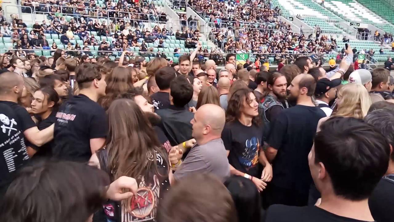 Crazy pogo dance, Wroclaw Iron maiden 2016