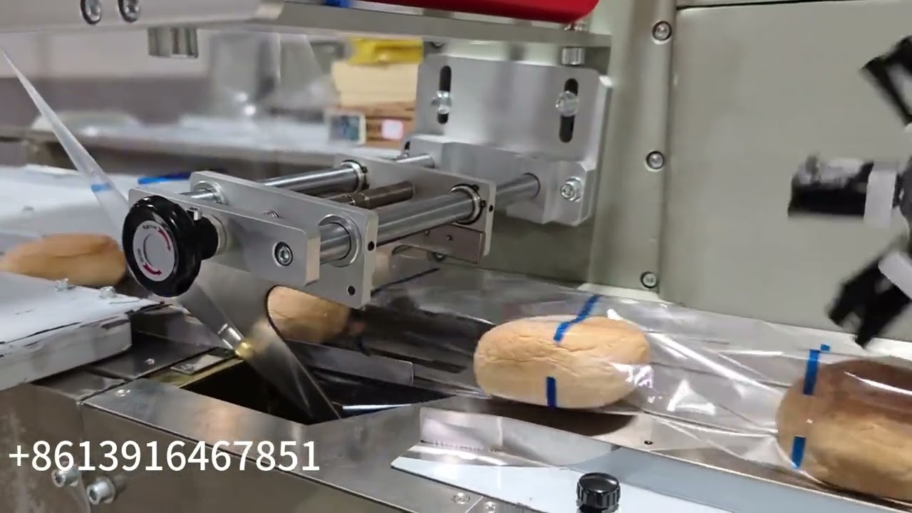 Automatic pillow packing machine flow packing machine for bread
