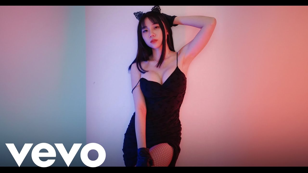 Alan Walker Style & Harly - MISSING YOU (Official Music Video)