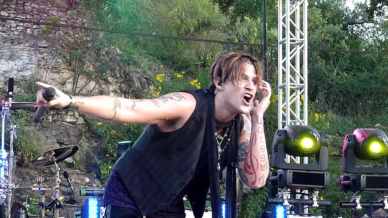 Hinder - Better Than Me @ Sunken Gardens Theater - San Antonio, TX