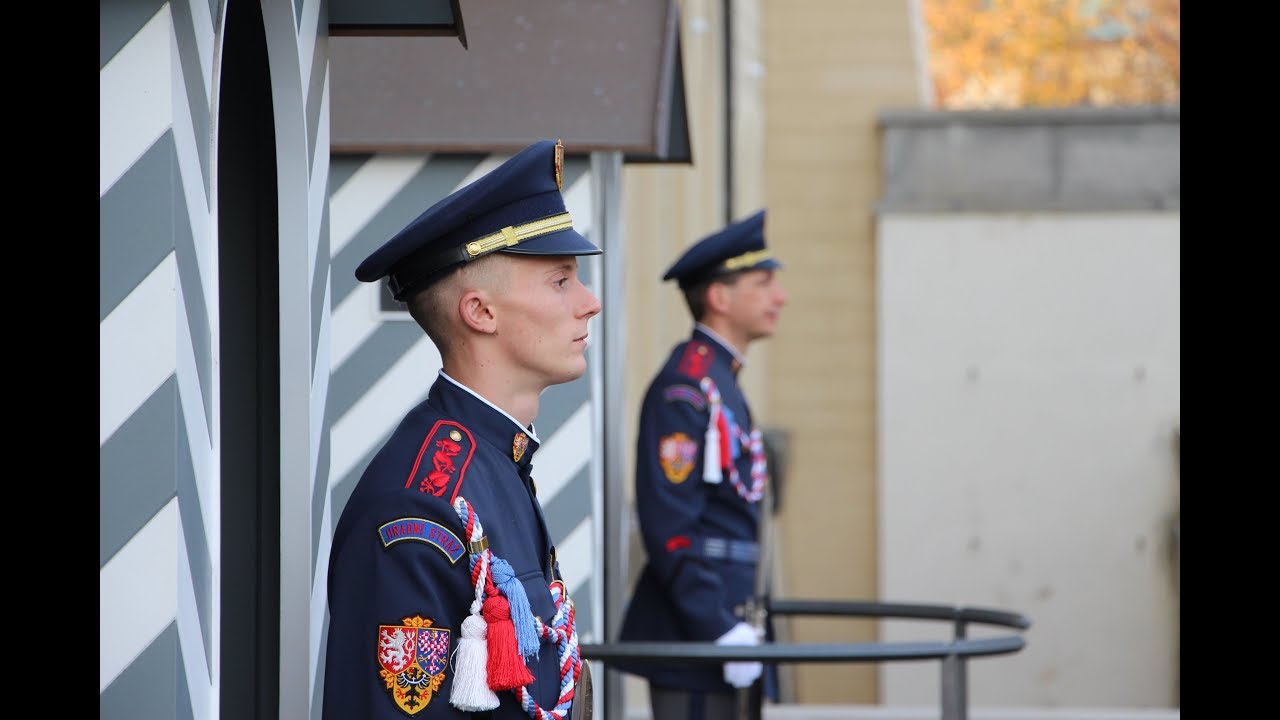 Uniformy Hradní stráže na Pražském hradě