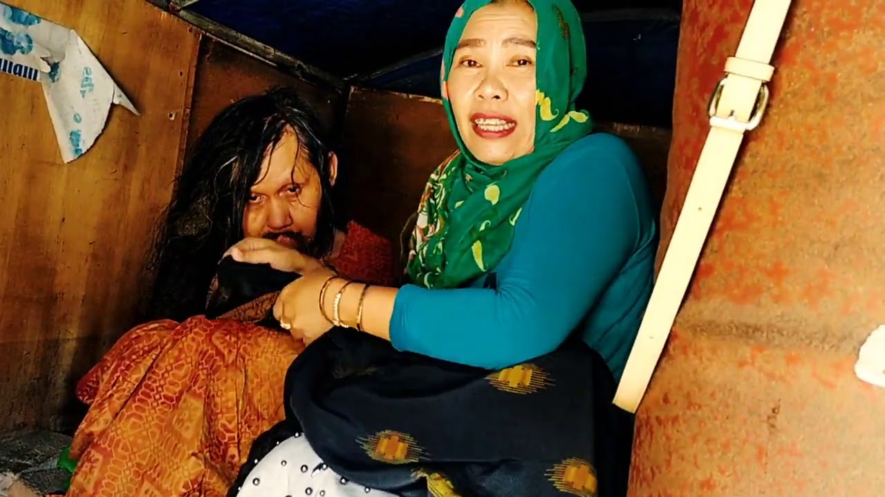 Eyang syekh Fanani memberikan mandatnya kepada Bunda Halimah