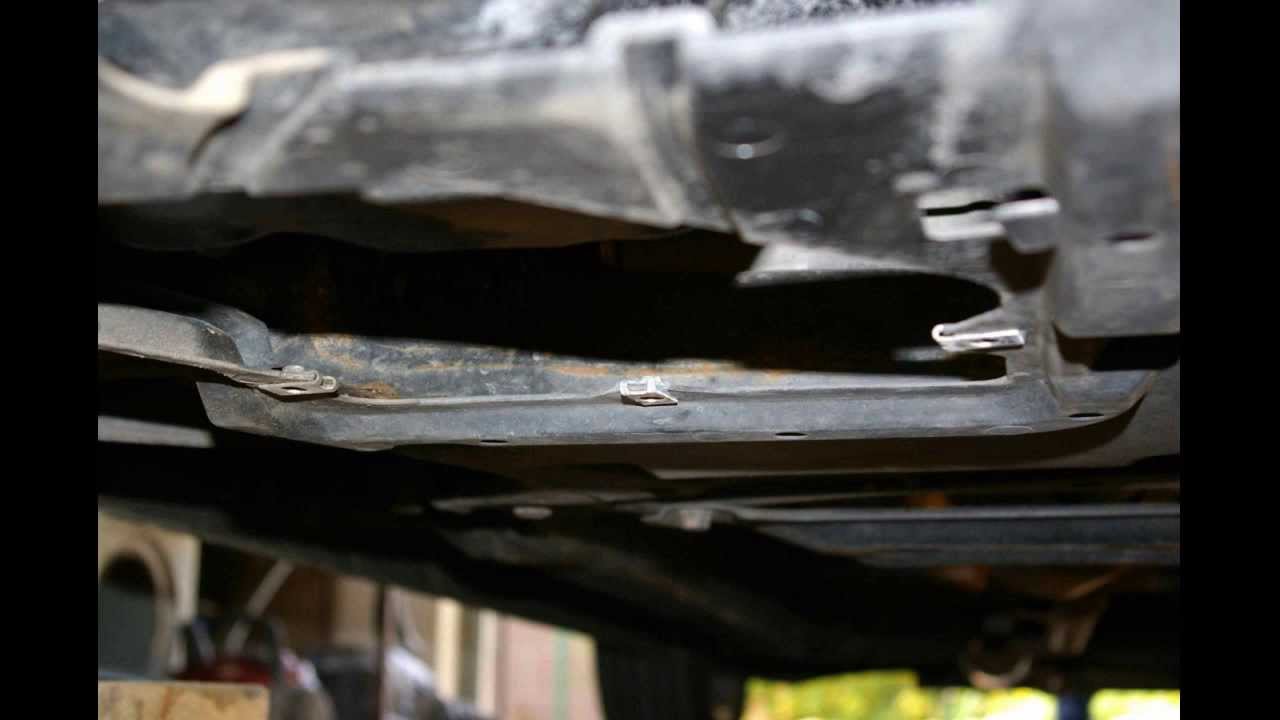 Rdza w Mitsubishi Lancerze; rust in 2 years old Lancer