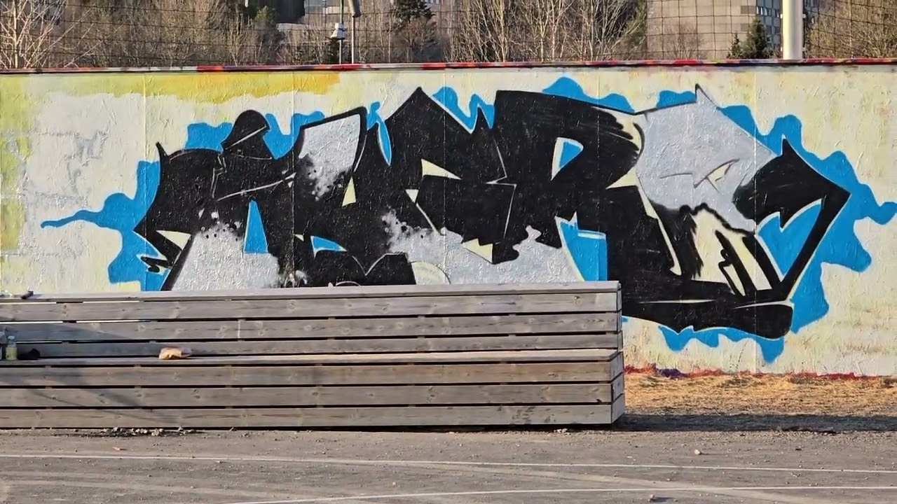 Oyer & Gator: Yellow-Fever Background Wall (Teamwork Gets The Job Done)