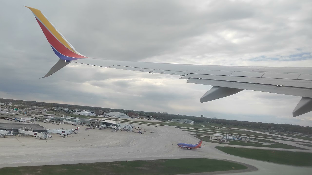 Takeoff at Milwaukee, Wis. (KMKE) May 10, 2021