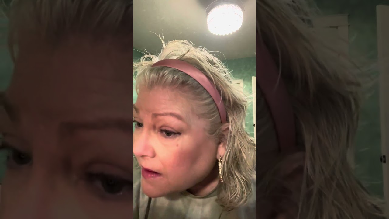 The “glob and flick” method of winged eyeliner