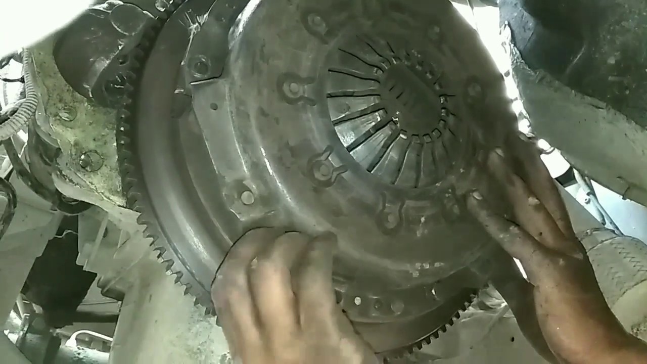 Haw to chenge cluch Mahindra Scorpio and remove gearbox
