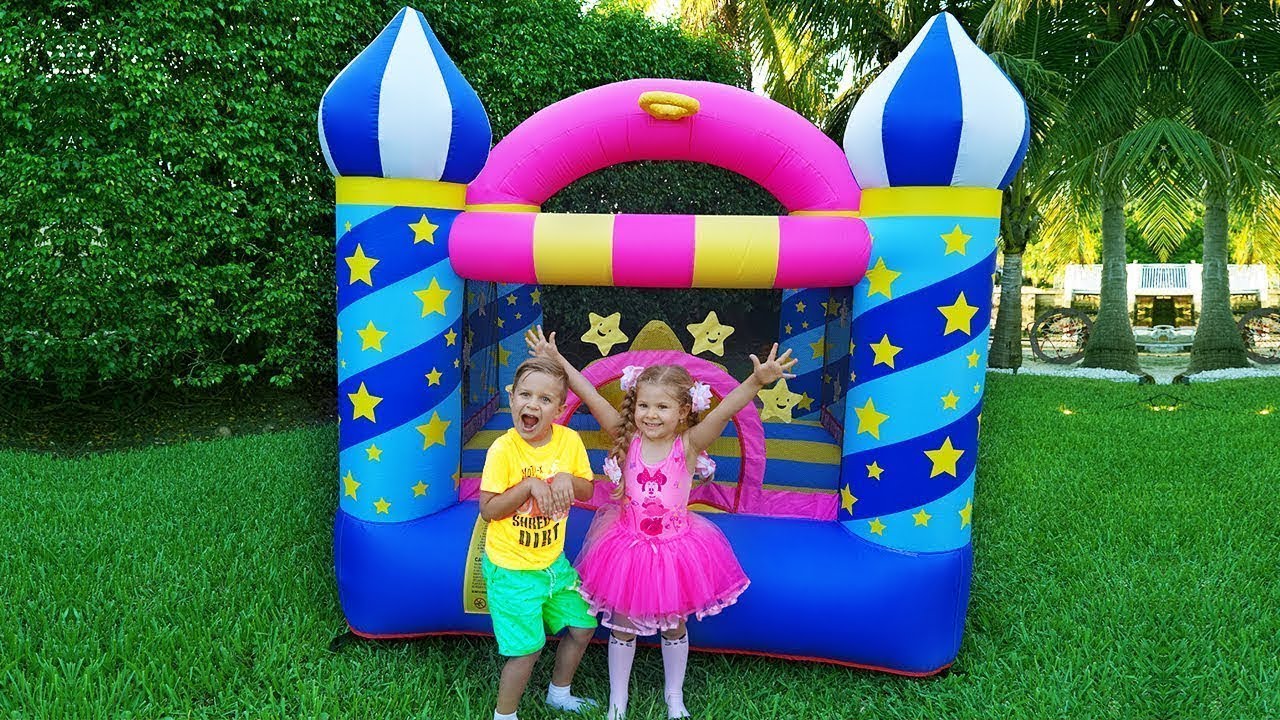 Diana y el Castillo Inflable Nuevo, Papá se Encarga de los Niños