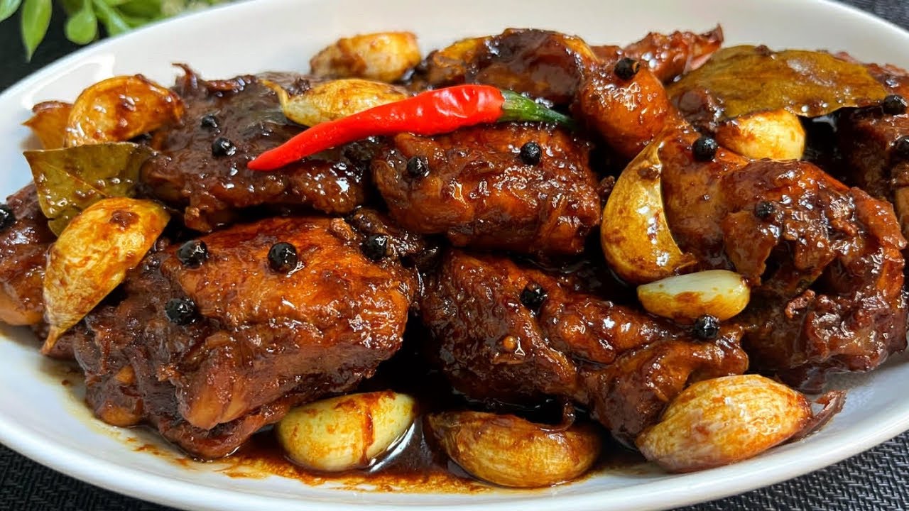 This Garlic Chicken Adobo Is So Rich & Glossy! | Easy Filipino Recipe 