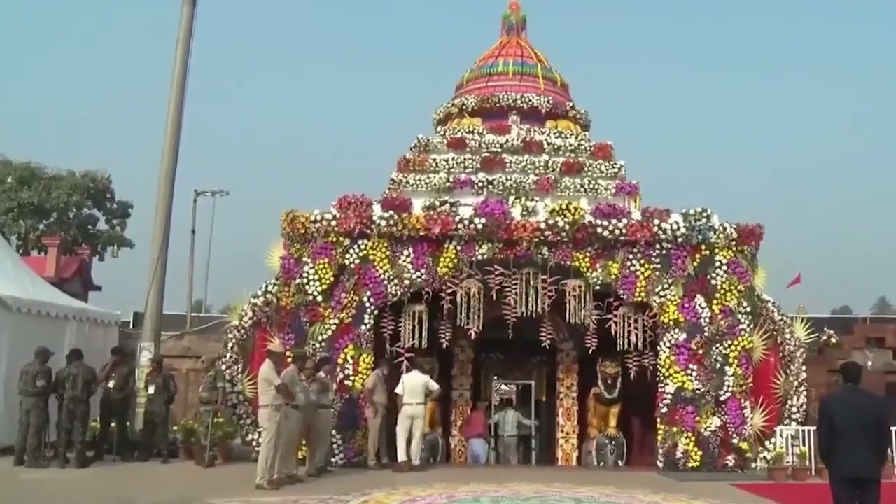 President Droupadi Murmu Offers Prayers at Maa Biraja Temple in Jajpur, Odisha