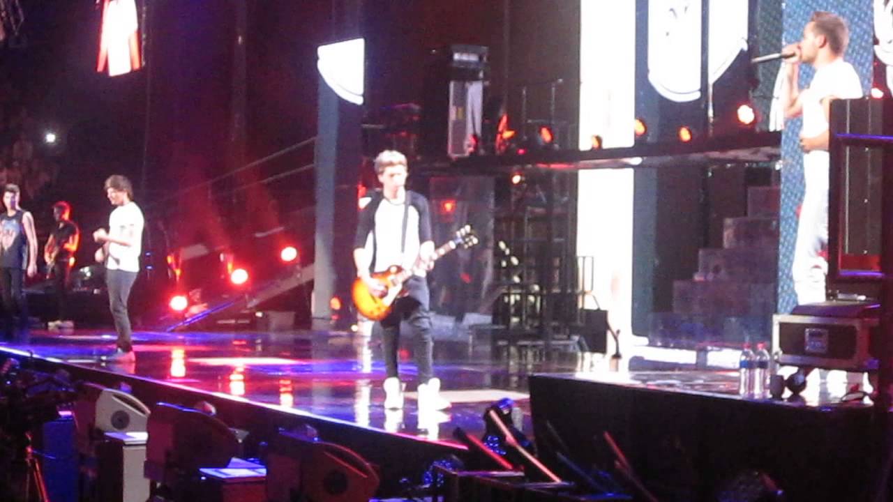Teenage Dirtbag - One Direction, Allphones Arena, Sydney, 061013 HD