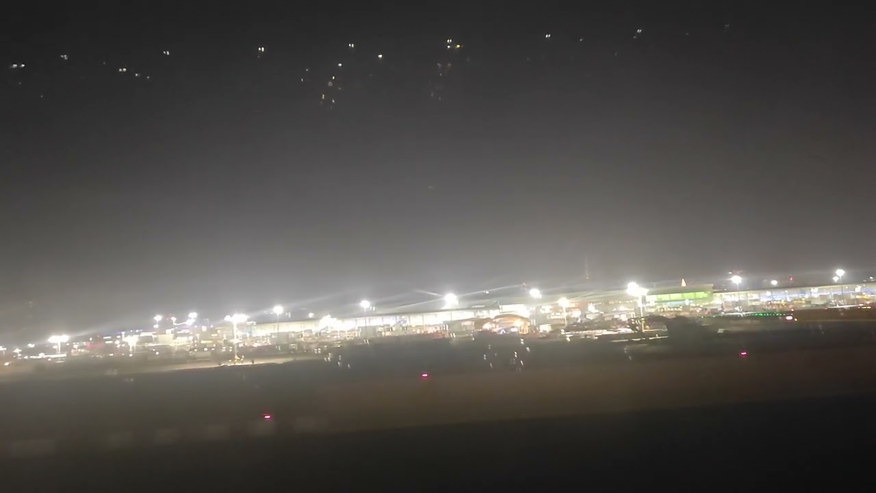 Runway I Flight ready to takeoff I Aeroplane I Airport 