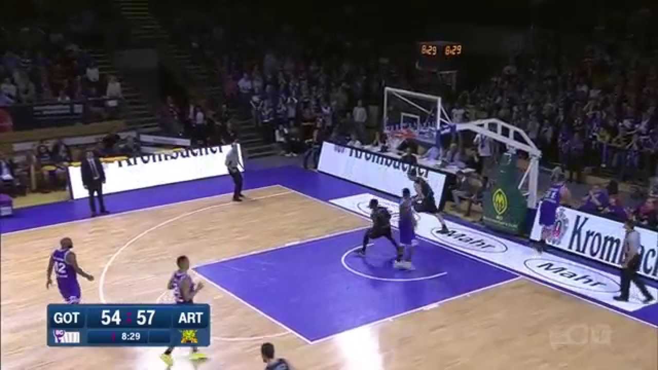 Play of the day: David Holston auf Andreas Seiferth