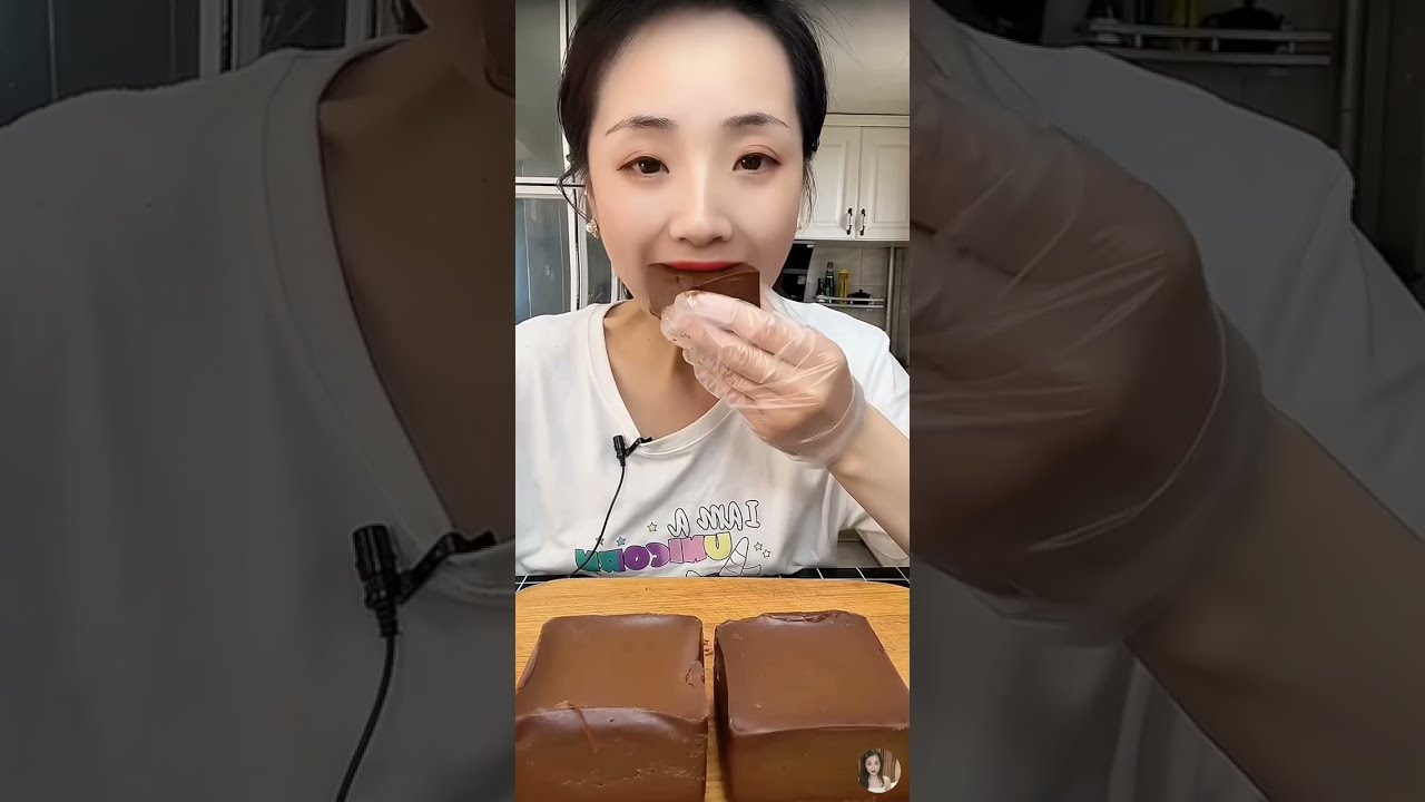 好利来冰山熔岩蛋糕!!一口下去满满的热量