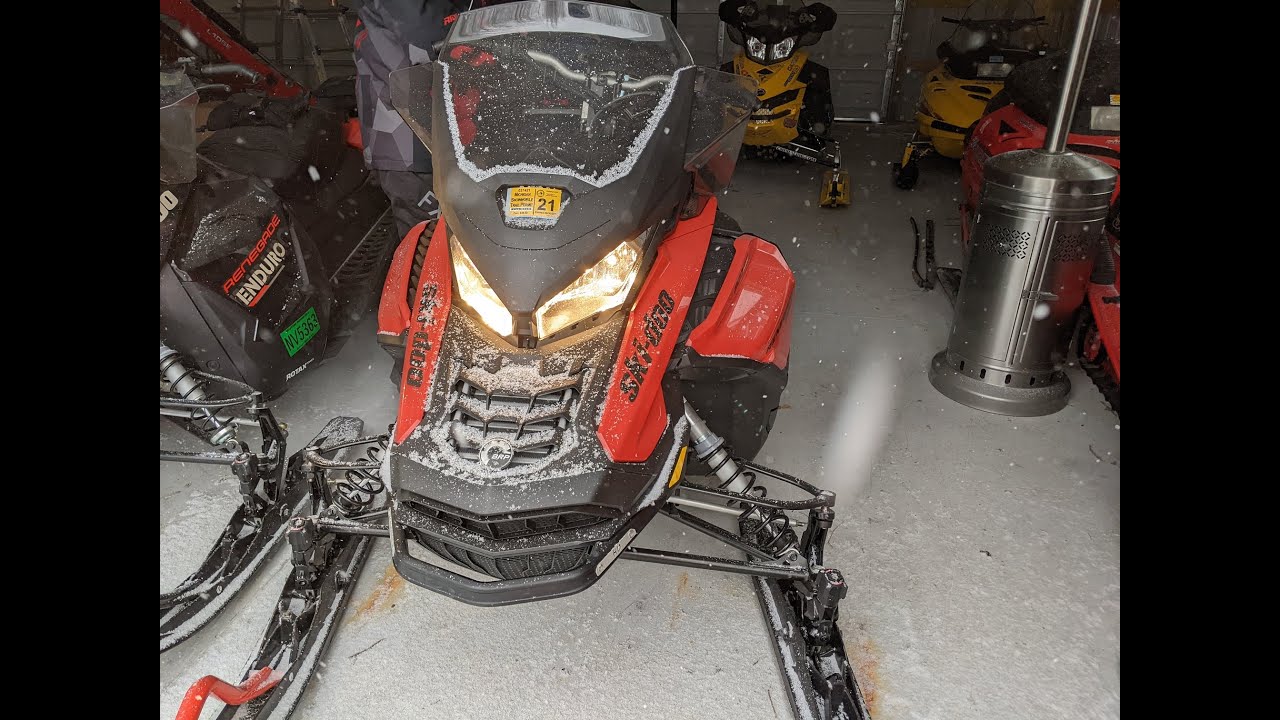 changing the slides on a 2019 skidoo 900 Ace turbo 137 renegade