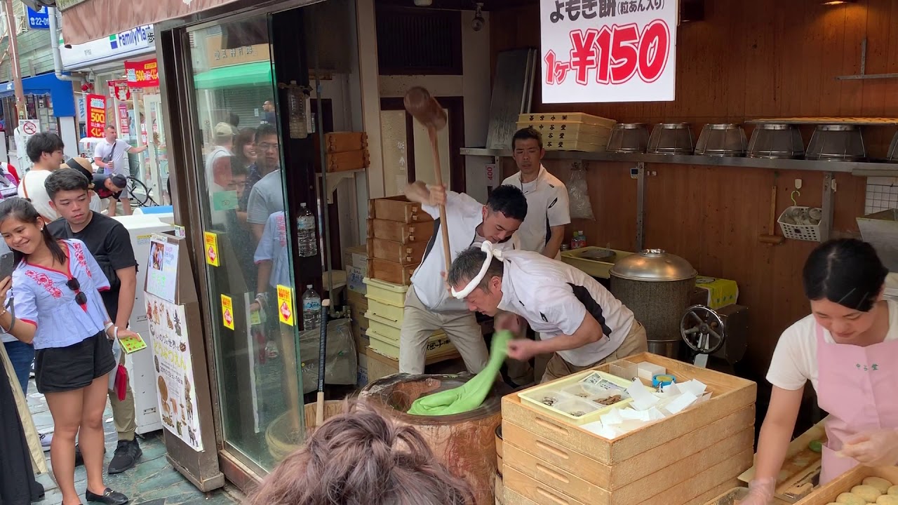 奈良の中谷堂の高速餅つき