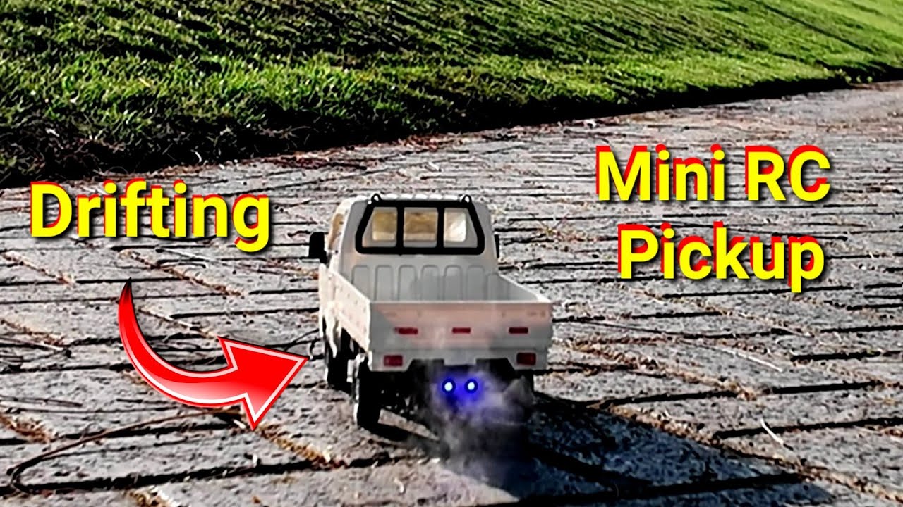 Drifting Mini Rc Pickup.