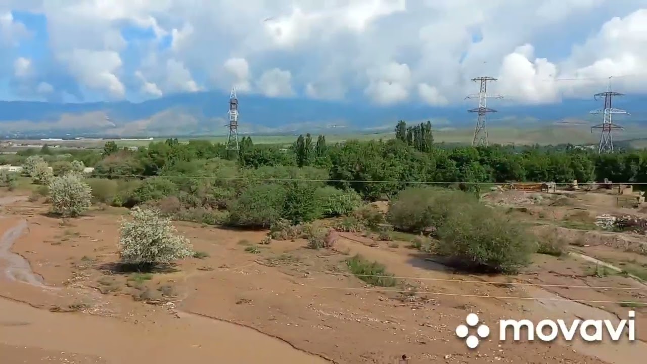 На электричке Ташкент-Ходжикент. Вид из окна.
