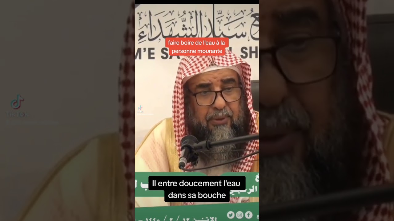 faire boire de l'eau à la personne mourante et lui rappelant Lâ ilâha illâ l-lâhu