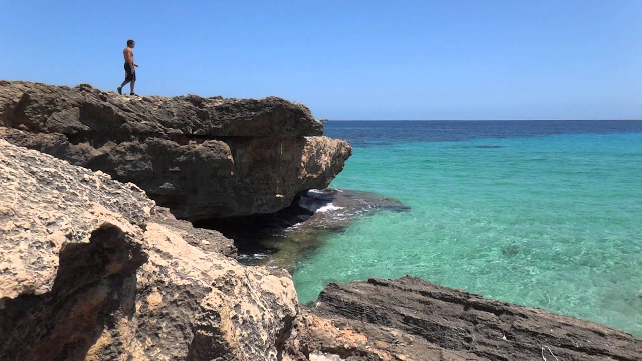 Cala Ratjada - Mallorca - Exploring underwater