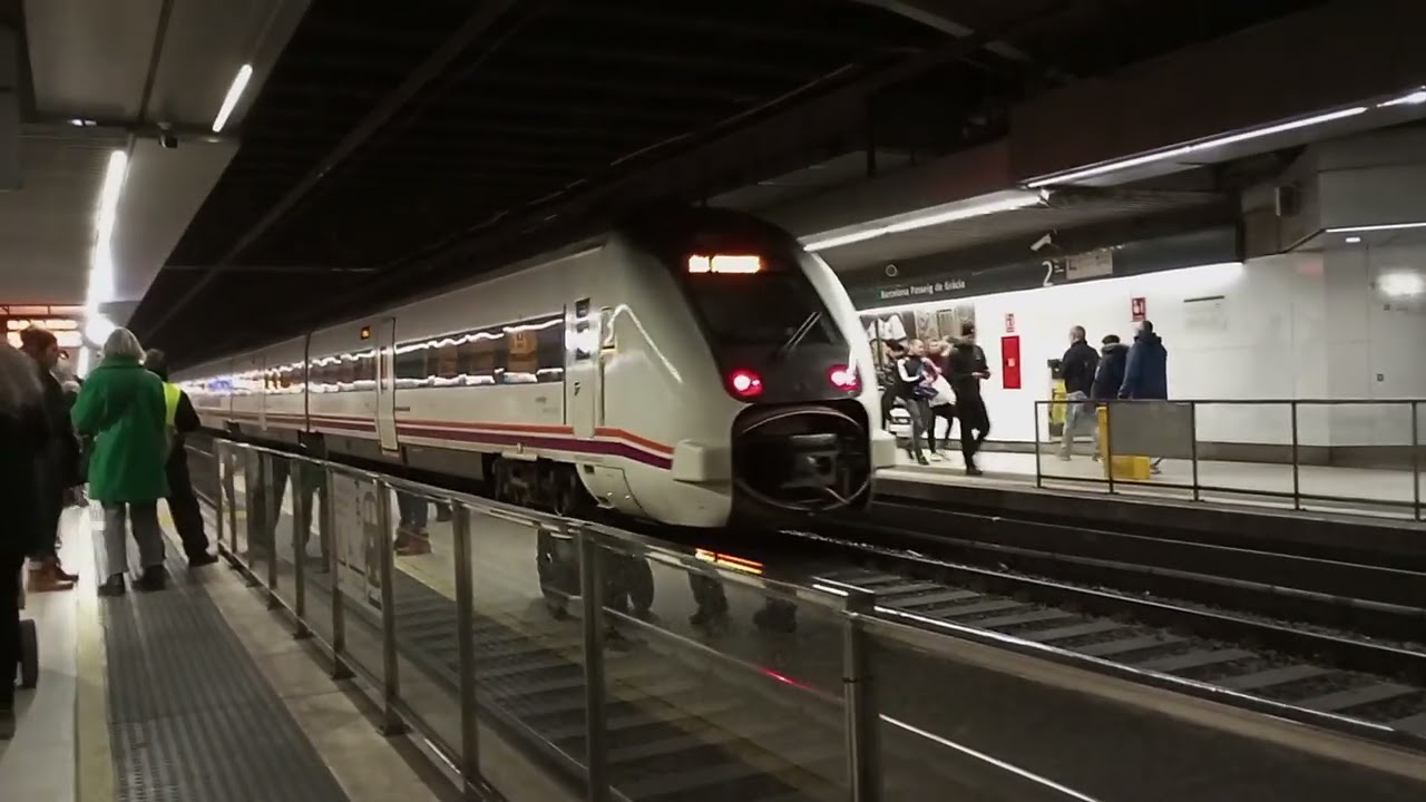 Recopilatorio de trenes por la estación de Passeig de Gracia