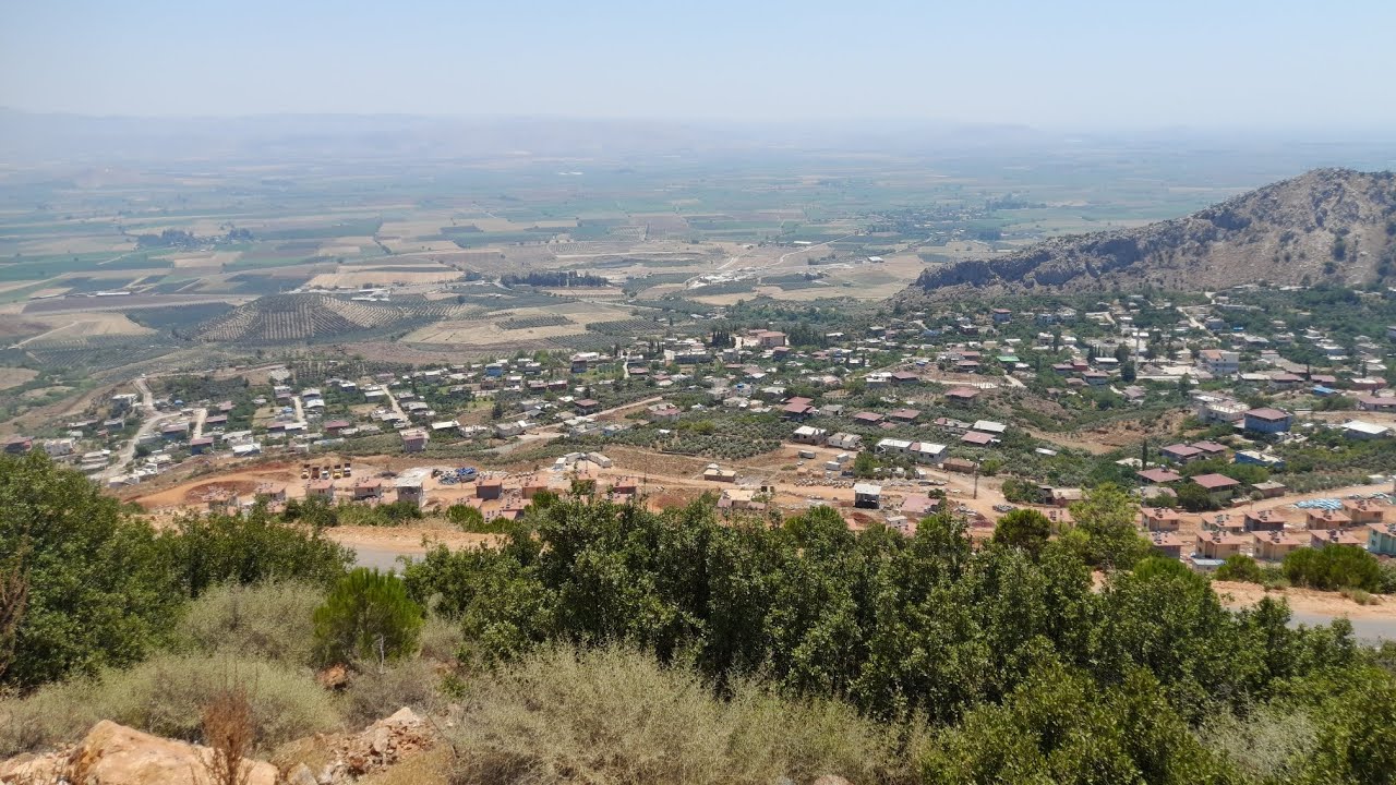 Hatay Kırıkhan Ceylanlı köyünü seyrediyoruz Muhteşem.