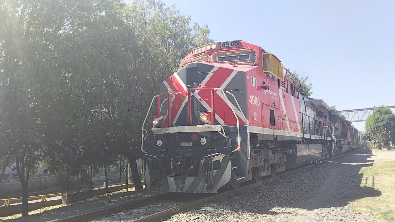 La mamá de las series 4900 en territorio sur con el TPT