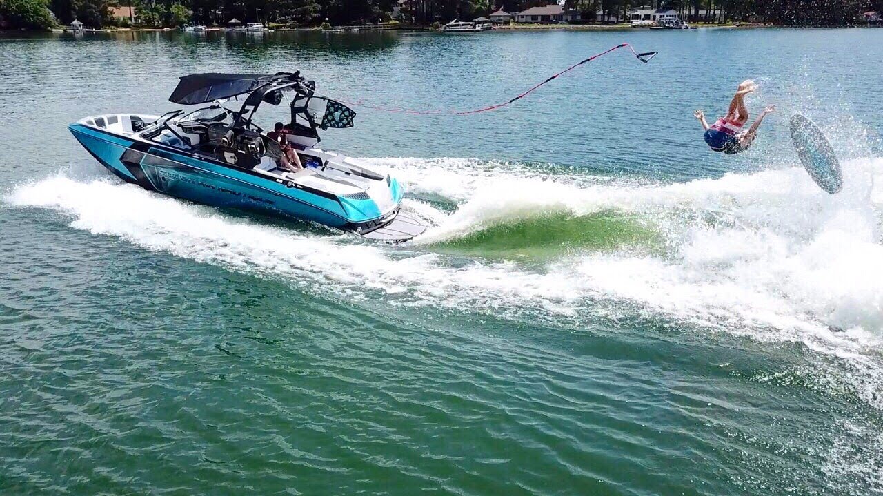 Wakesurfing Behind The 2019 Super Air Nautique G23!!