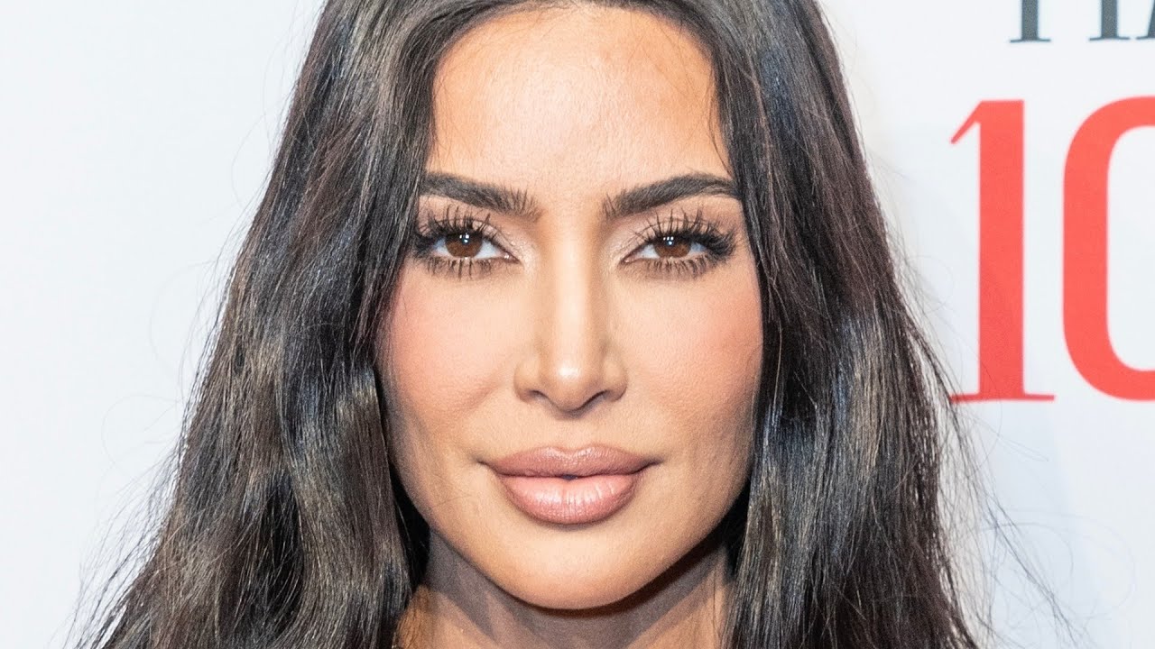 These Celebrities Had Regular Jobs In High School