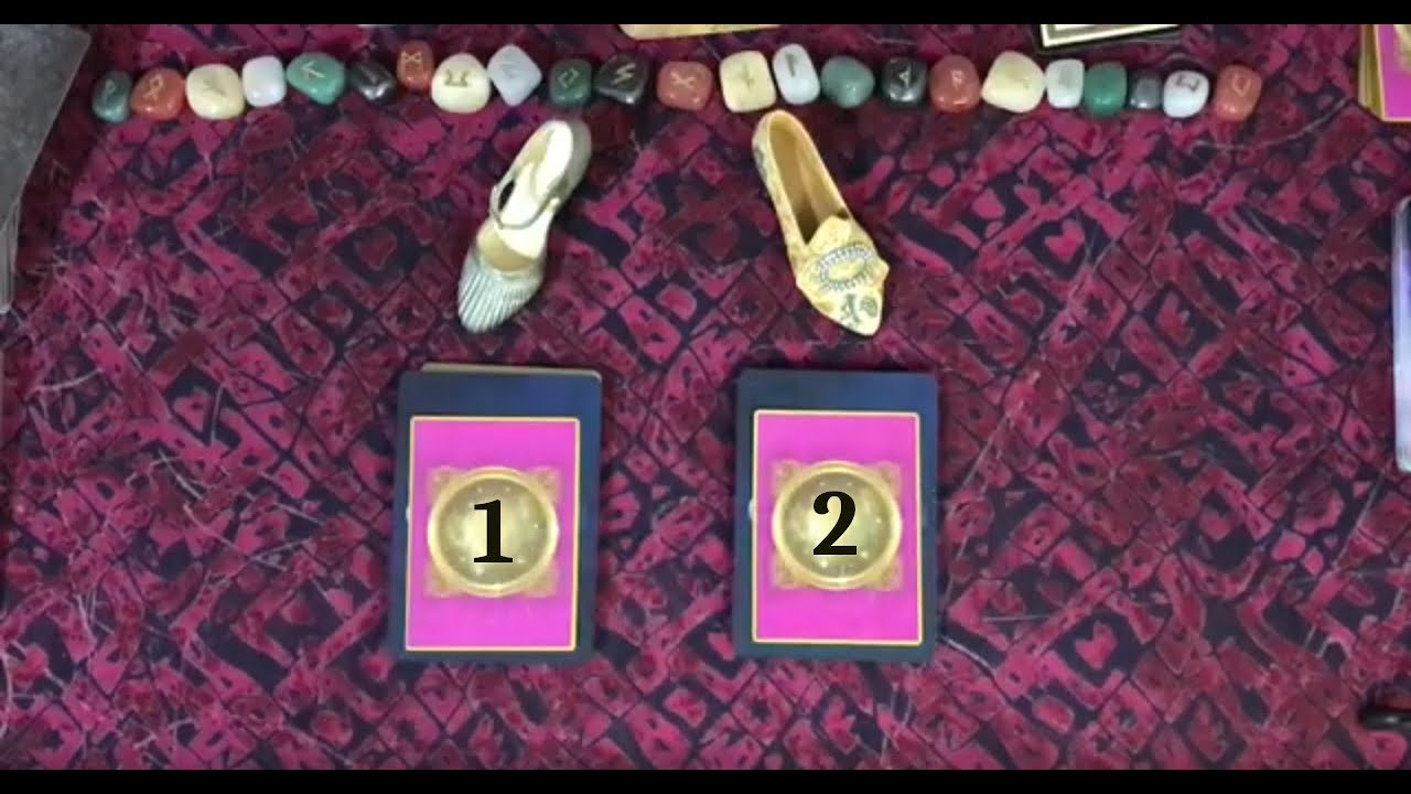 O&ugrave; seras-tu dans 3 mois ? Tirage tarot interactif intemporel Choisis une chaussure