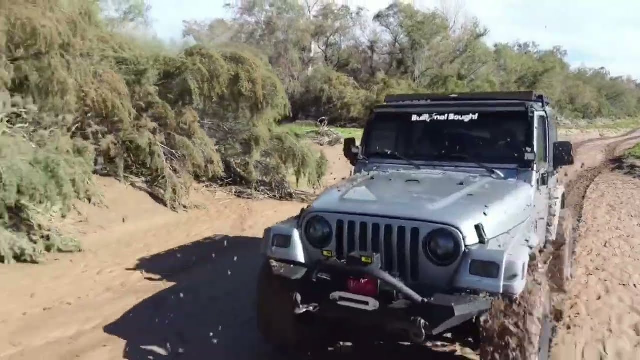 Jeep wrangler tj off road mud, sand, water 