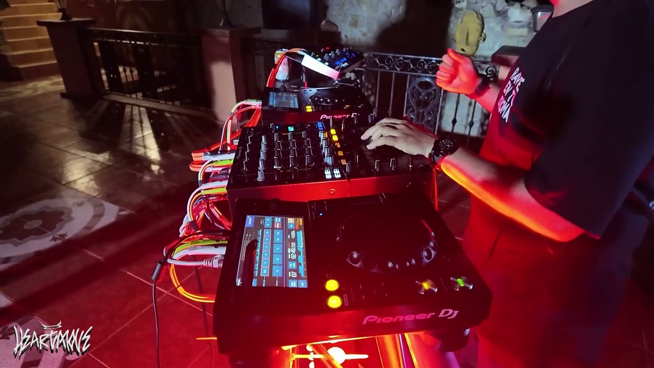 TONINA / INDIE & TECHNO / MAZATLAN