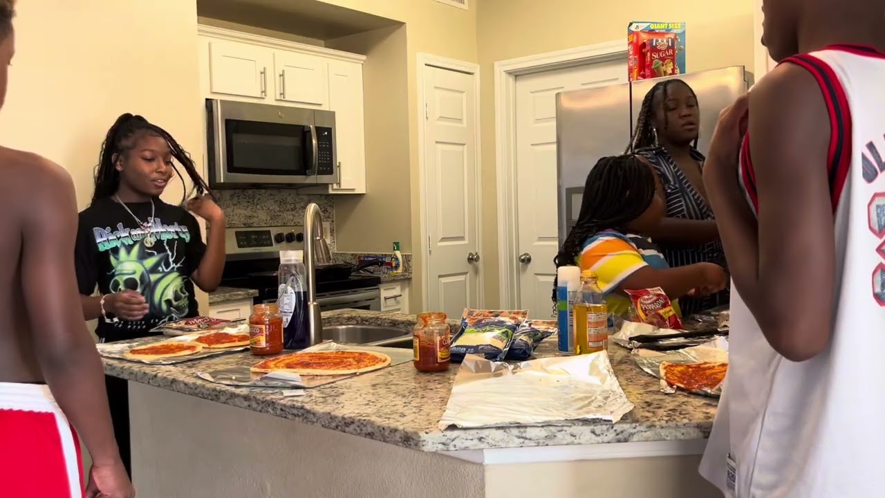 Jazz And The Kids Made Pizza 