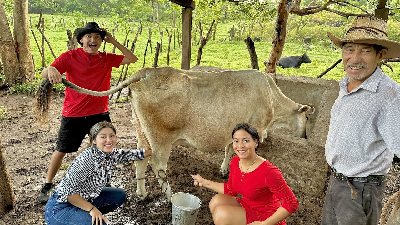 ORDE&Ntilde;ANDO VACAS en EL SALVADOR 🇸🇻 ft @AventurasDYensyMelendez y @atiliolarin  | CELINAZ